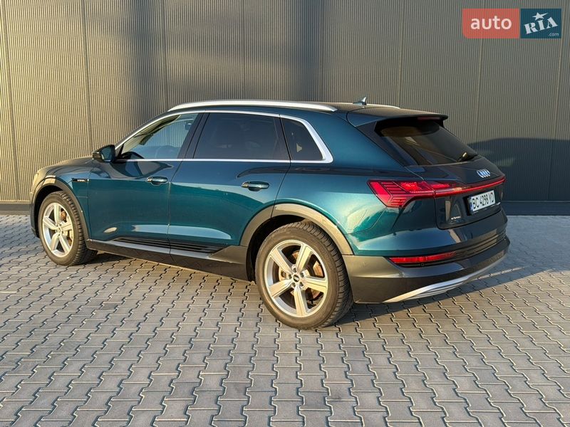 Позашляховик / Кросовер Audi e-tron 2021 в Львові