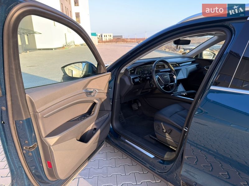 Позашляховик / Кросовер Audi e-tron 2021 в Львові