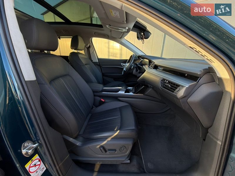 Позашляховик / Кросовер Audi e-tron 2021 в Львові
