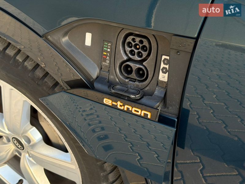 Позашляховик / Кросовер Audi e-tron 2021 в Львові