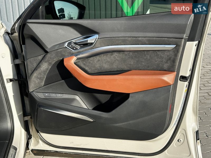 Внедорожник / Кроссовер Audi e-tron 2019 в Львове