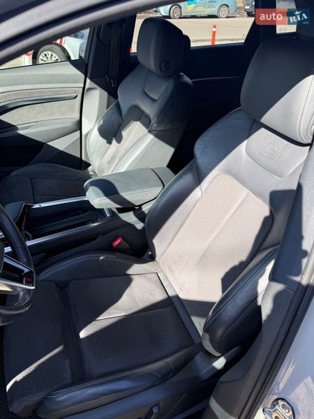 Позашляховик / Кросовер Audi e-tron 2021 в Києві