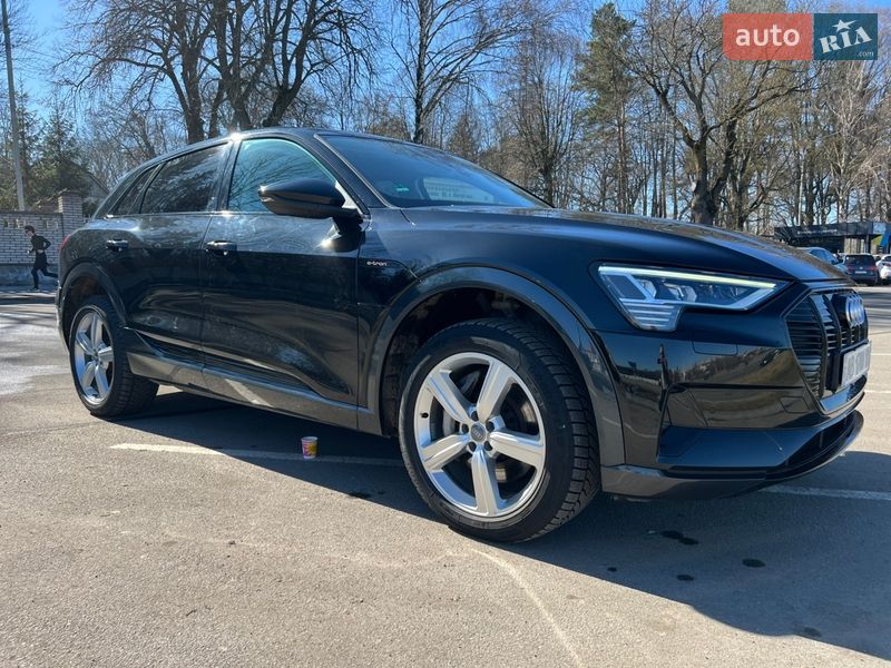 Позашляховик / Кросовер Audi e-tron 2019 в Вінниці
