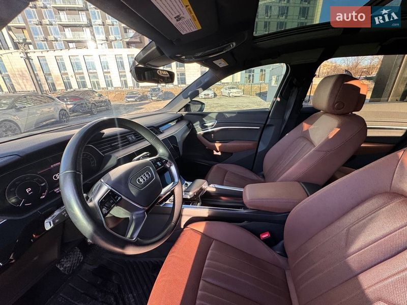 Внедорожник / Кроссовер Audi e-tron 2022 в Киеве