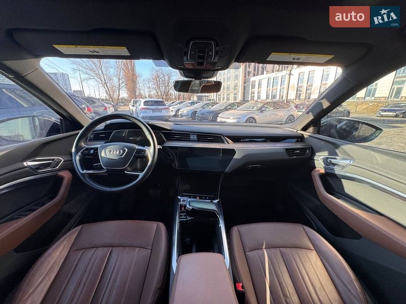 Внедорожник / Кроссовер Audi e-tron 2022 в Киеве