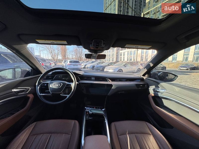 Внедорожник / Кроссовер Audi e-tron 2022 в Киеве