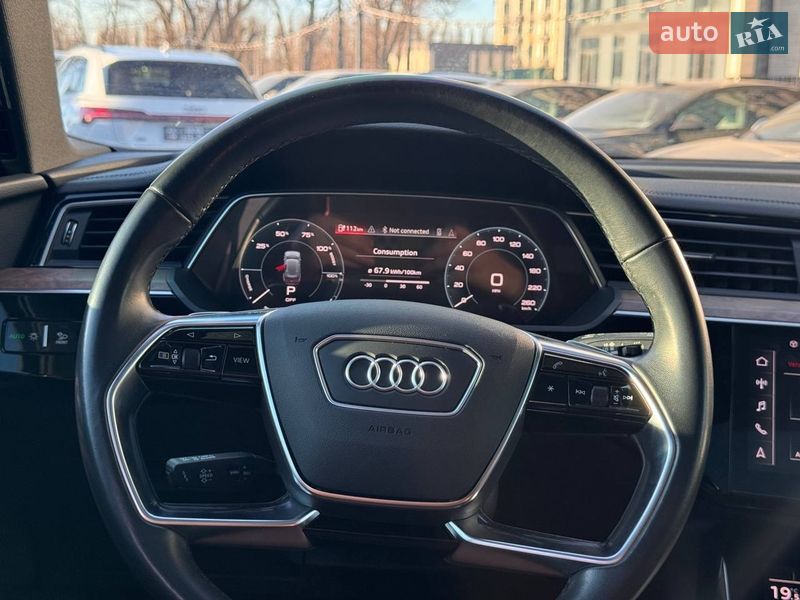 Внедорожник / Кроссовер Audi e-tron 2022 в Киеве