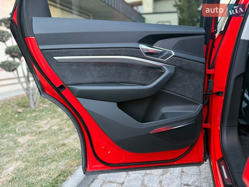 Внедорожник / Кроссовер Audi e-tron 2019 в Львове