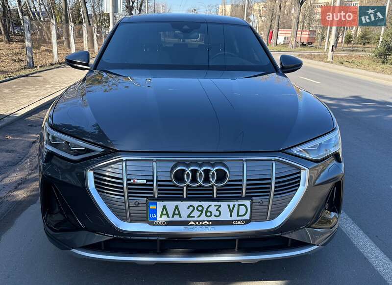 Позашляховик / Кросовер Audi e-tron 2021 в Києві