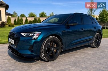 Позашляховик / Кросовер Audi e-tron 2019 в Києві