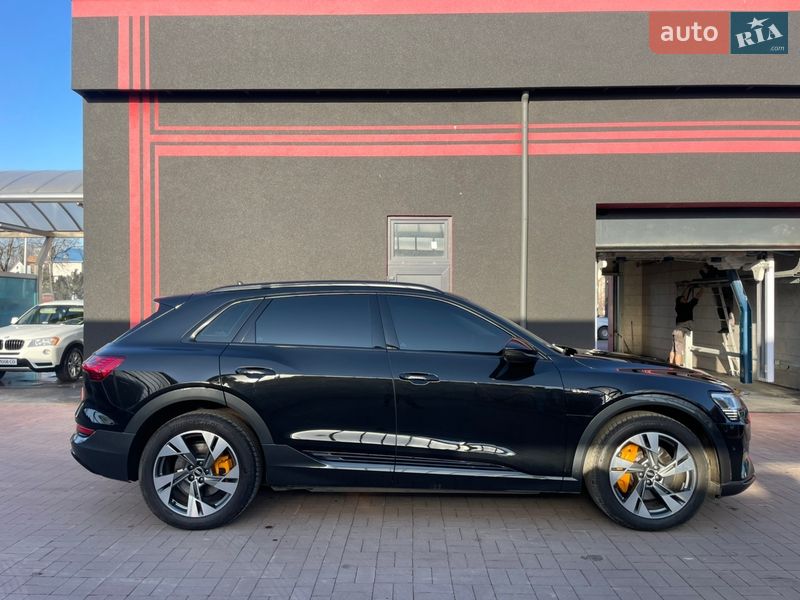 Позашляховик / Кросовер Audi e-tron 2021 в Рівному