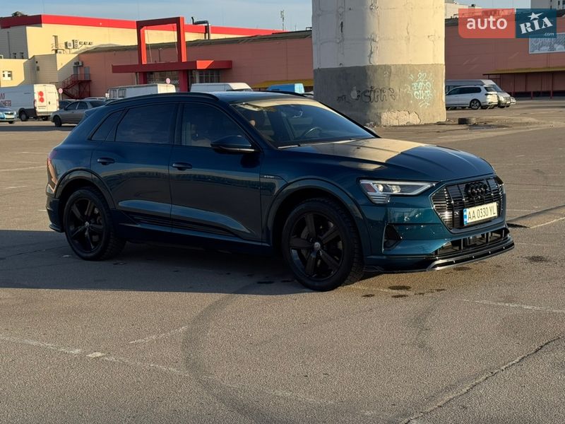 Внедорожник / Кроссовер Audi e-tron 2019 в Киеве