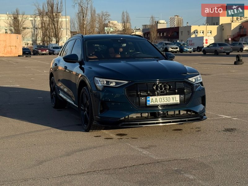 Внедорожник / Кроссовер Audi e-tron 2019 в Киеве