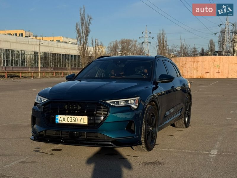 Внедорожник / Кроссовер Audi e-tron 2019 в Киеве