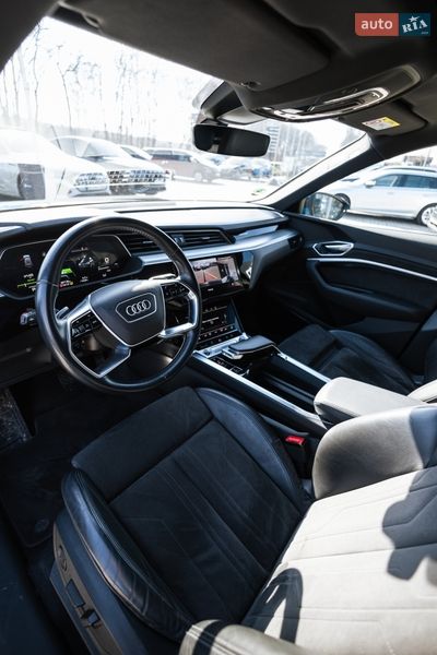 Внедорожник / Кроссовер Audi e-tron 2020 в Львове
