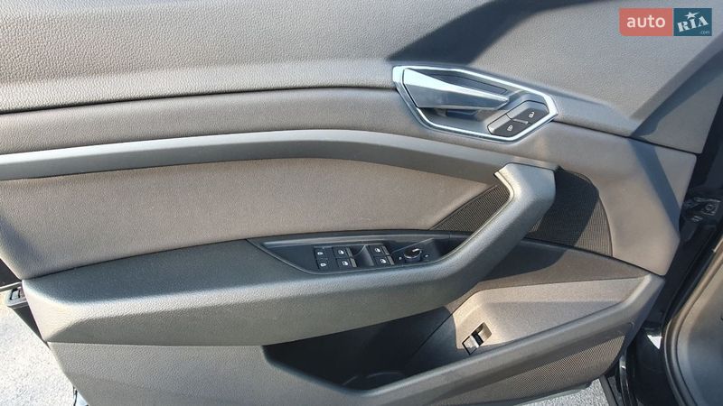 Позашляховик / Кросовер Audi e-tron 2020 в Києві