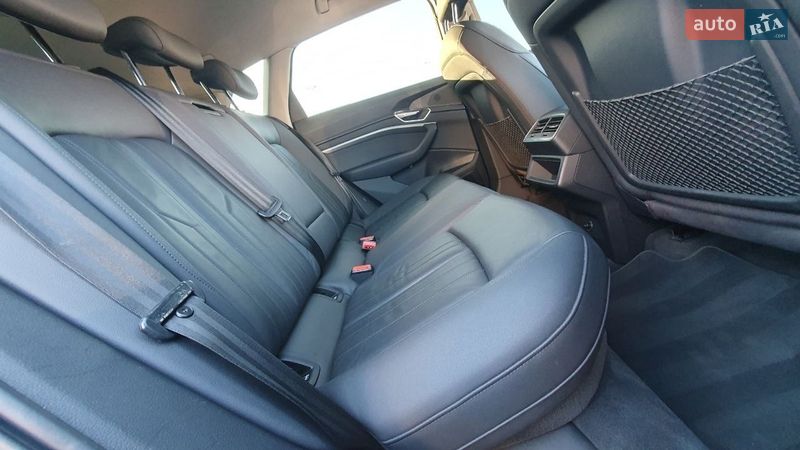 Позашляховик / Кросовер Audi e-tron 2020 в Києві