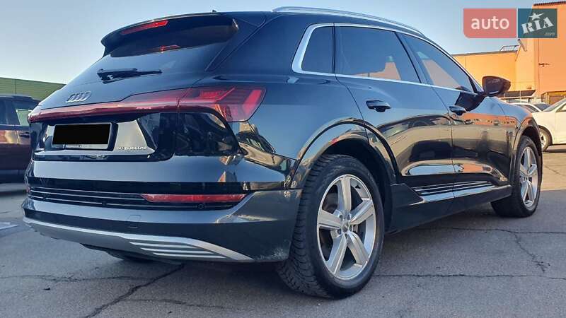 Позашляховик / Кросовер Audi e-tron 2020 в Києві