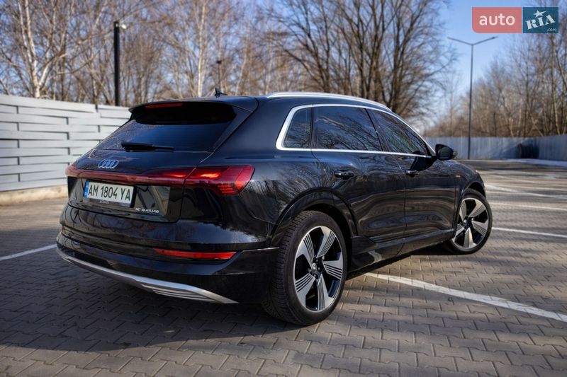 Позашляховик / Кросовер Audi e-tron 2019 в Києві фото 4 Позашляховик / Кросовер Audi e-tron 2019 в Києві