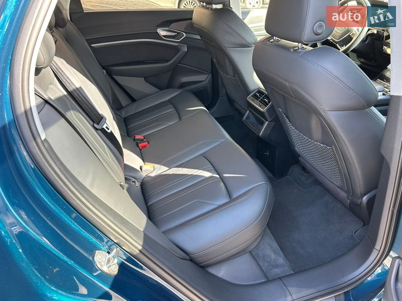Позашляховик / Кросовер Audi e-tron 2022 в Києві