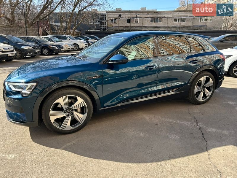 Позашляховик / Кросовер Audi e-tron 2022 в Києві