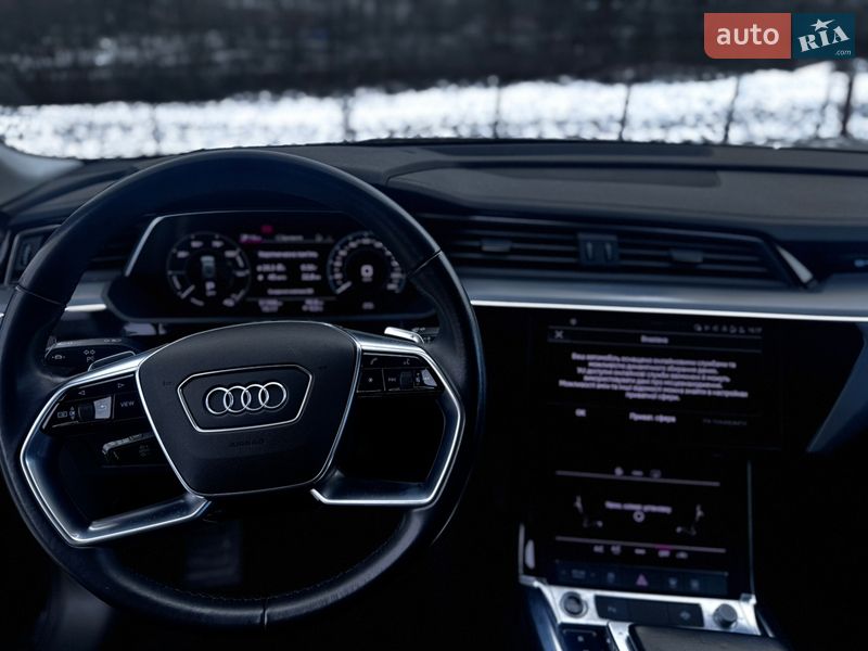 Позашляховик / Кросовер Audi e-tron 2020 в Чернівцях