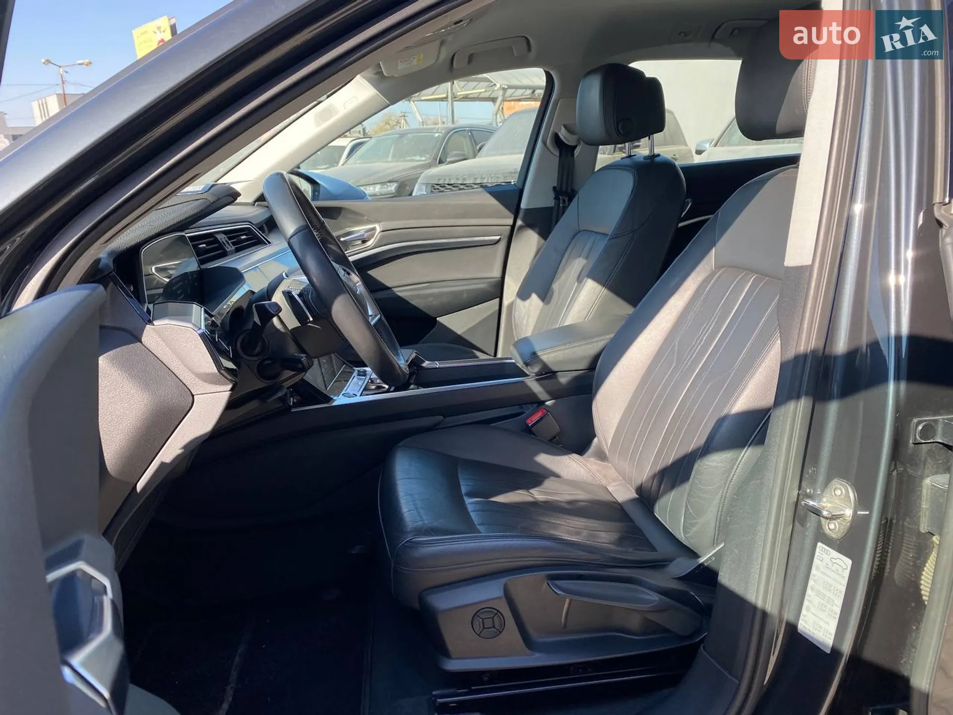 2021 Audi e-tron - мініатюра 23