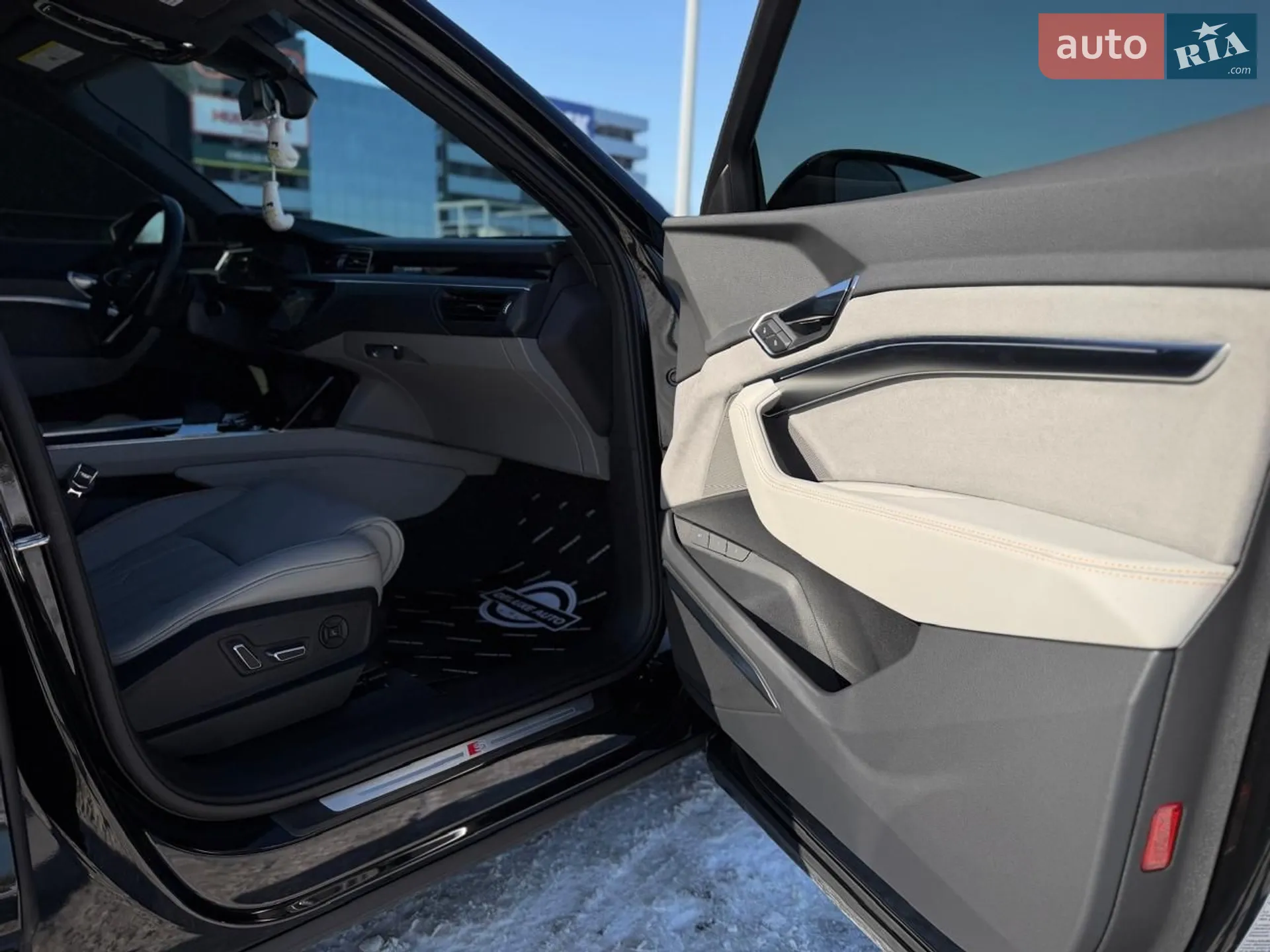 2023 Audi e-tron - мініатюра 24