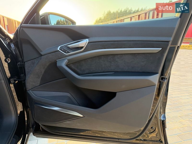 Внедорожник / Кроссовер Audi e-tron 2021 в Львове фото 45 Внедорожник / Кроссовер Audi e-tron 2021 в Львове