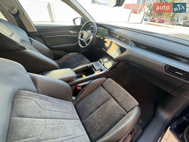 Позашляховик / Кросовер Audi e-tron 2020 в Івано-Франківську