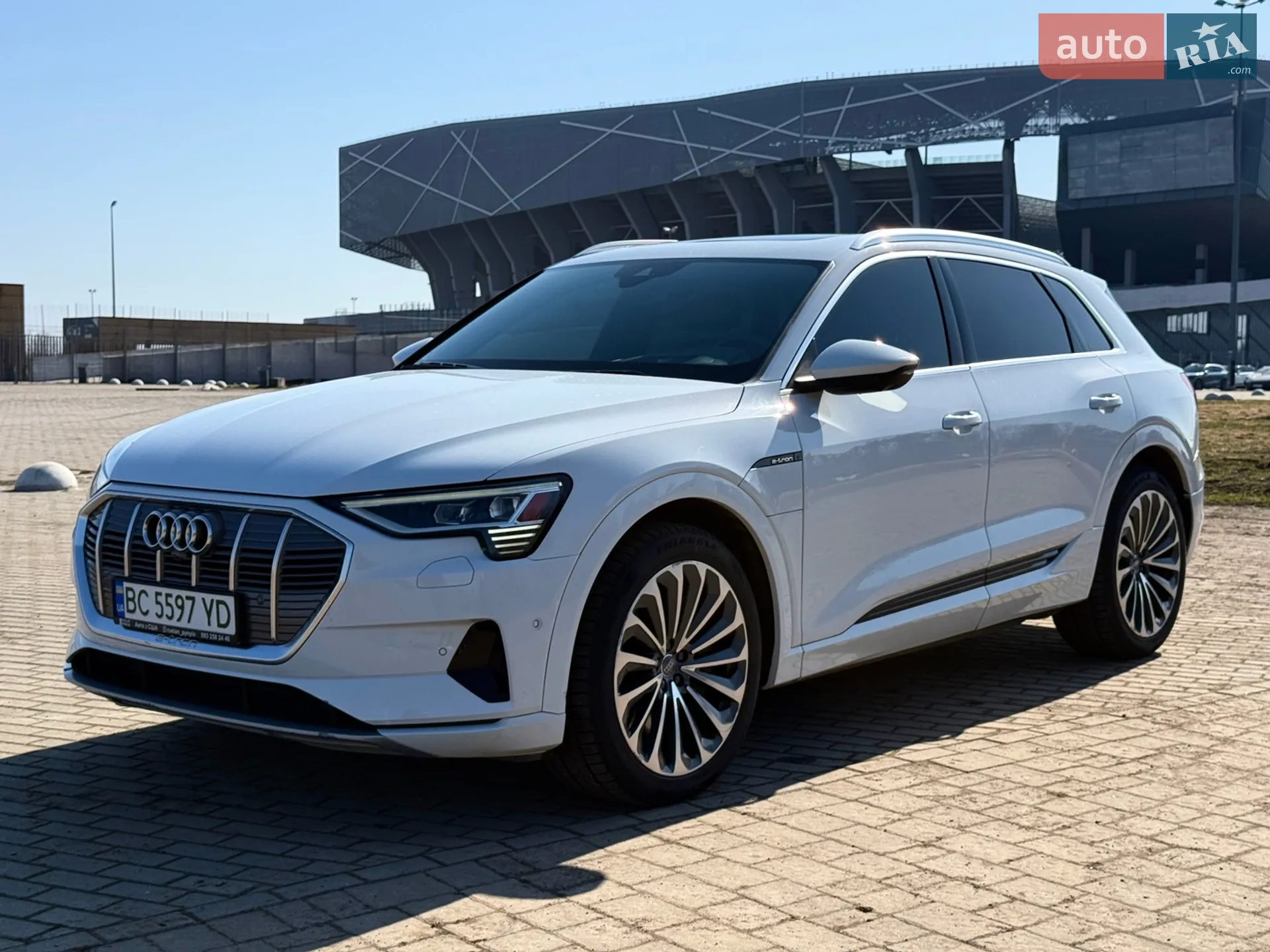 2019 Audi e-tron - мініатюра 2