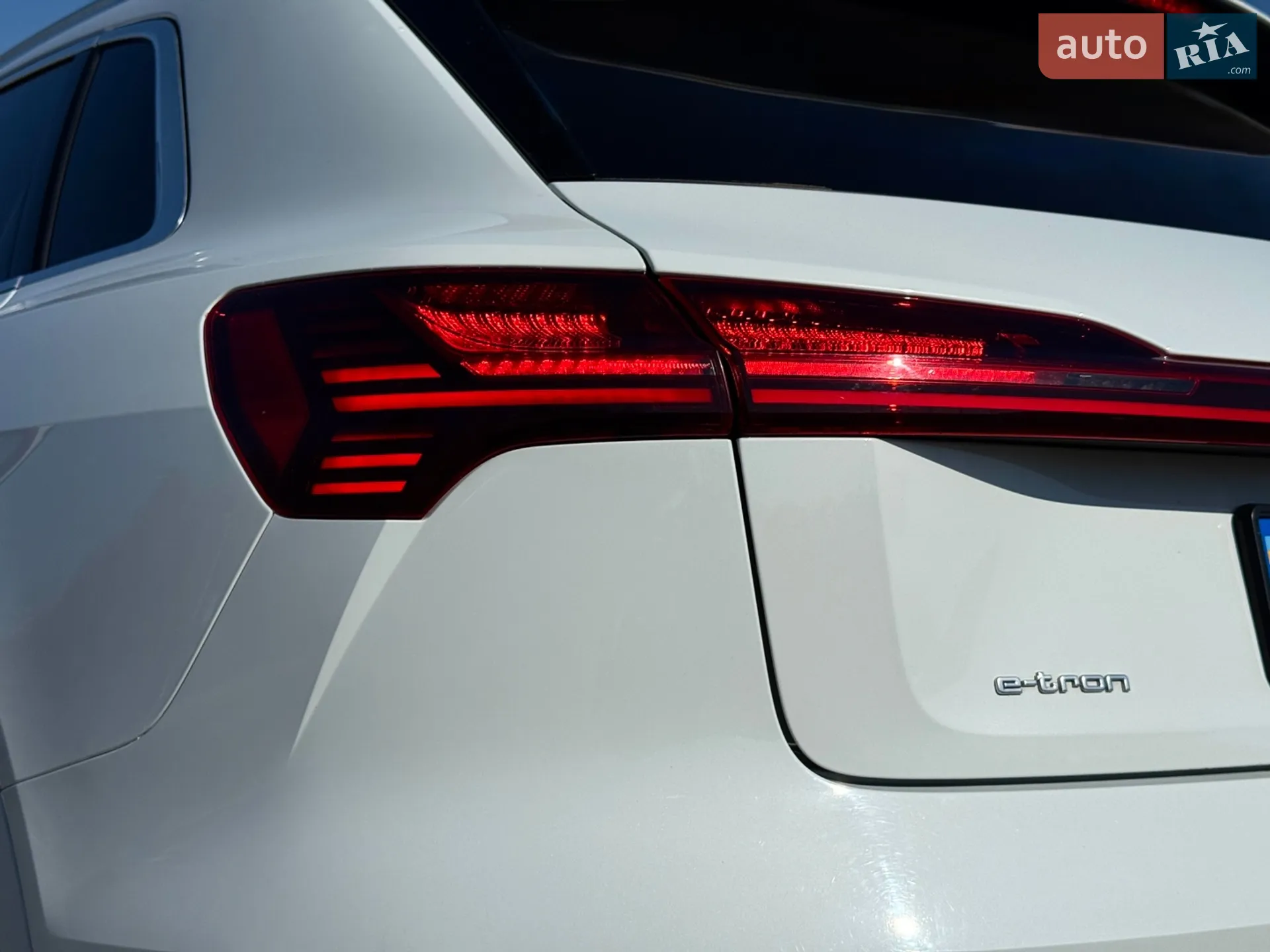 2019 Audi e-tron - мініатюра 14
