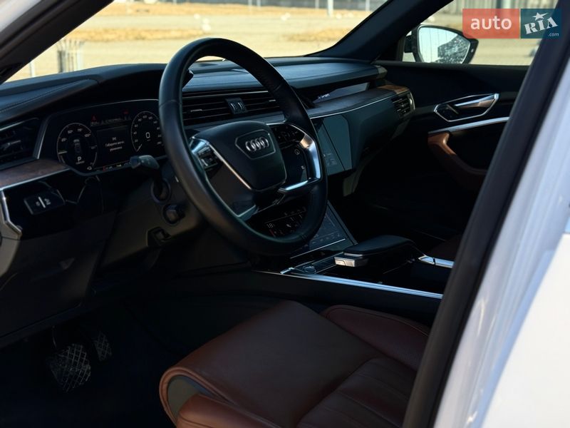 Позашляховик / Кросовер Audi e-tron 2019 в Львові