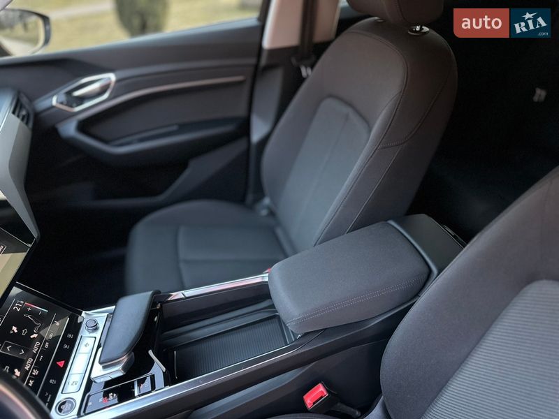 Внедорожник / Кроссовер Audi e-tron 2020 в Бродах