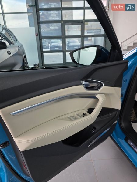 Позашляховик / Кросовер Audi e-tron 2019 в Дніпрі
