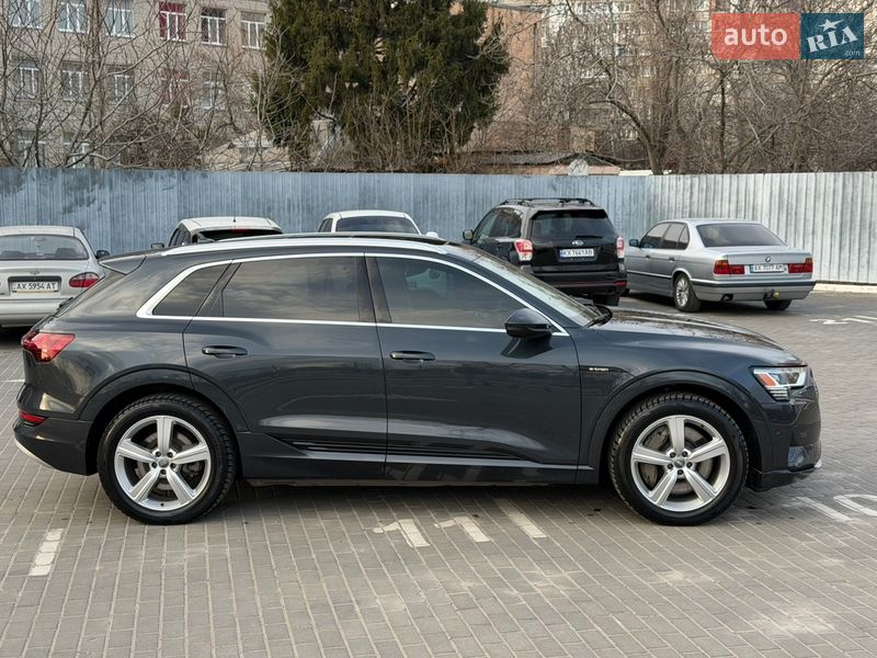 Внедорожник / Кроссовер Audi e-tron 2019 в Харькове