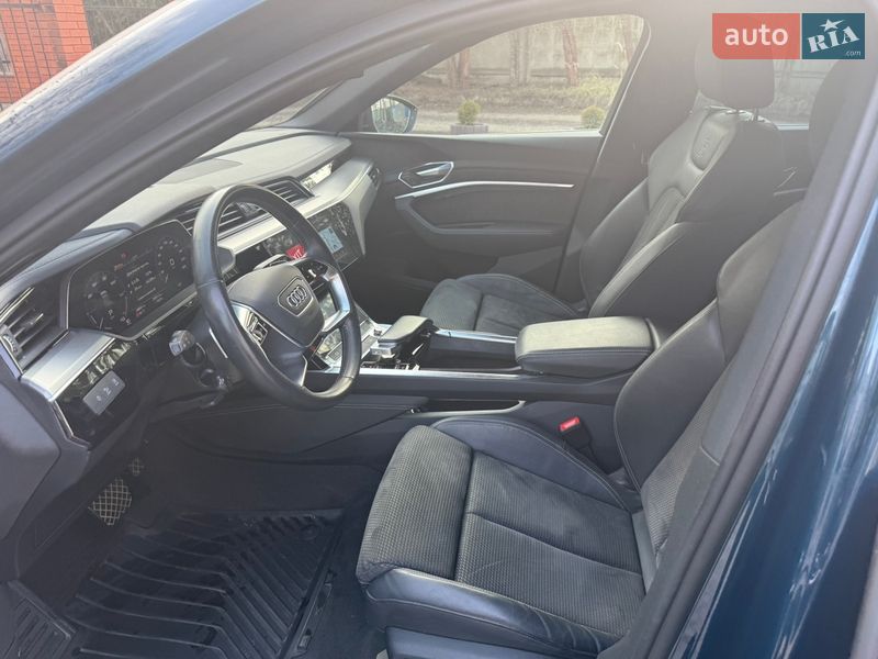 Внедорожник / Кроссовер Audi e-tron 2021 в Луцке