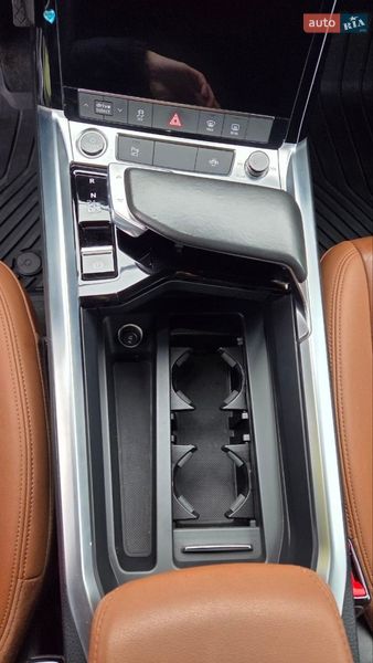 Позашляховик / Кросовер Audi e-tron 2020 в Нерубайське