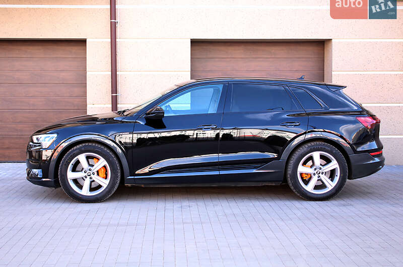 Позашляховик / Кросовер Audi e-tron 2021 в Вінниці