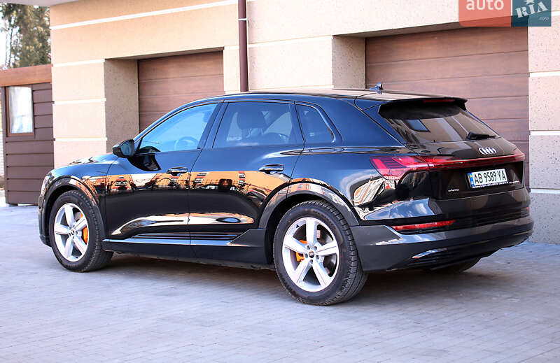 Позашляховик / Кросовер Audi e-tron 2021 в Вінниці