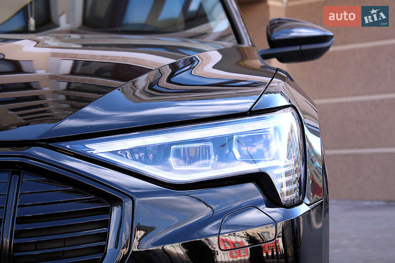 Позашляховик / Кросовер Audi e-tron 2021 в Вінниці