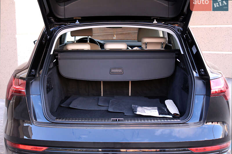 Позашляховик / Кросовер Audi e-tron 2021 в Вінниці