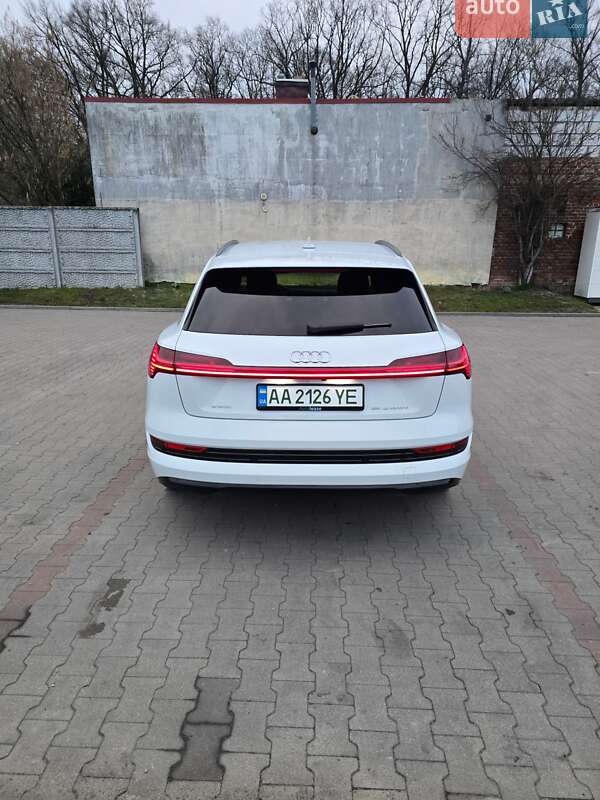 Позашляховик / Кросовер Audi e-tron 2019 в Києві