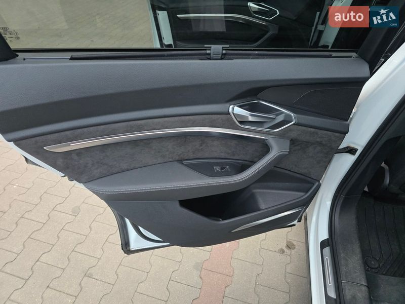 Позашляховик / Кросовер Audi e-tron 2019 в Києві
