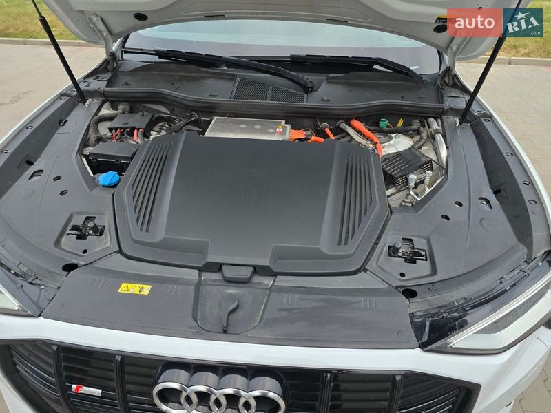 Позашляховик / Кросовер Audi e-tron 2019 в Києві