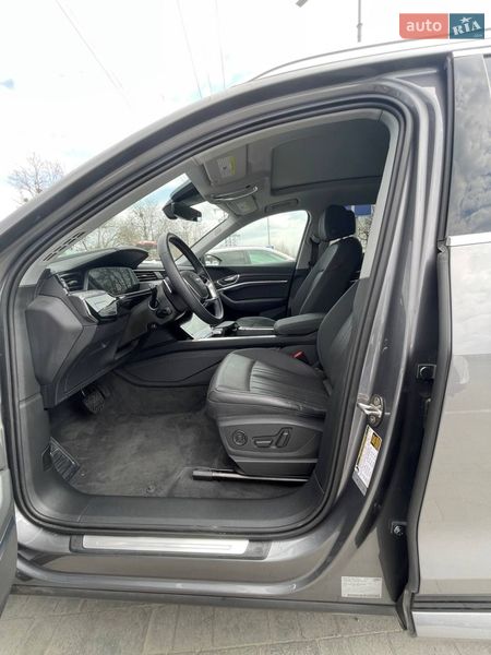 Позашляховик / Кросовер Audi e-tron 2020 в Львові фото 18 Позашляховик / Кросовер Audi e-tron 2020 в Львові