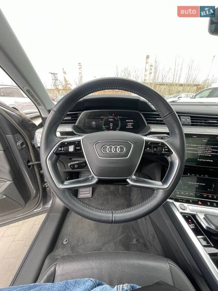 Позашляховик / Кросовер Audi e-tron 2020 в Львові фото 22 Позашляховик / Кросовер Audi e-tron 2020 в Львові