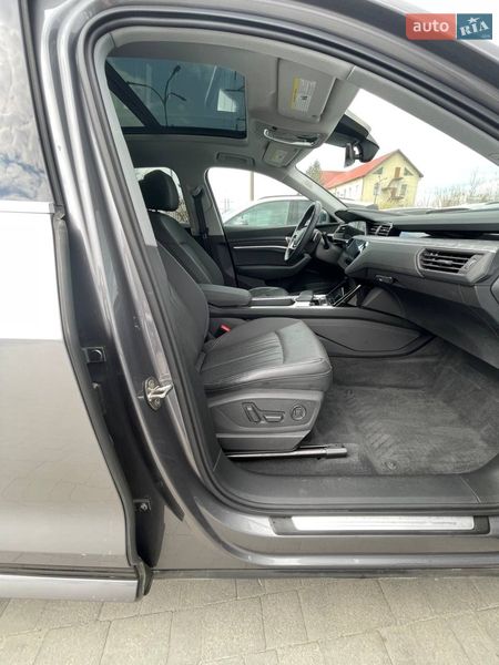 Позашляховик / Кросовер Audi e-tron 2020 в Львові фото 38 Позашляховик / Кросовер Audi e-tron 2020 в Львові