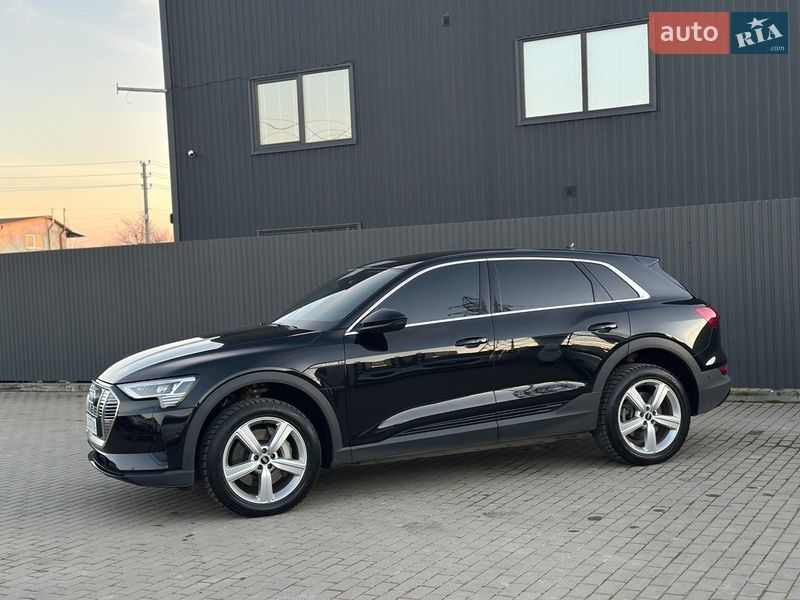 Внедорожник / Кроссовер Audi e-tron 2021 в Ужгороде