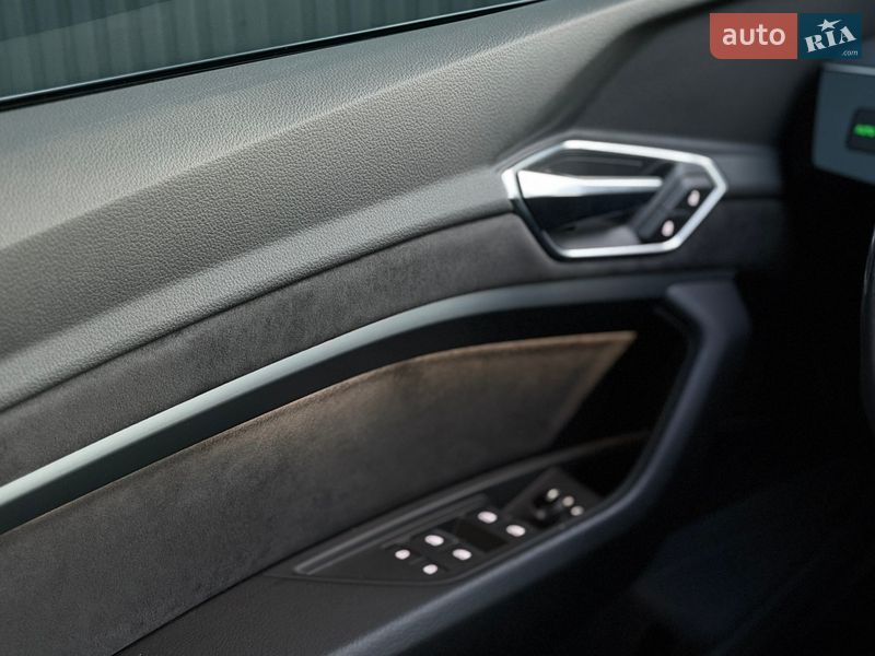 Внедорожник / Кроссовер Audi e-tron 2021 в Ужгороде
